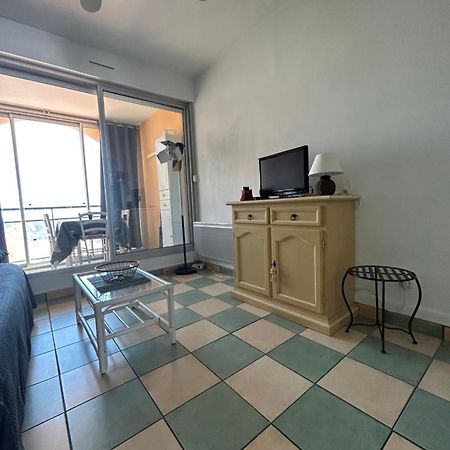 Studio Vue Mer Situe A Cote De La Plage Quartier Des Quilles Сет Екстериор снимка