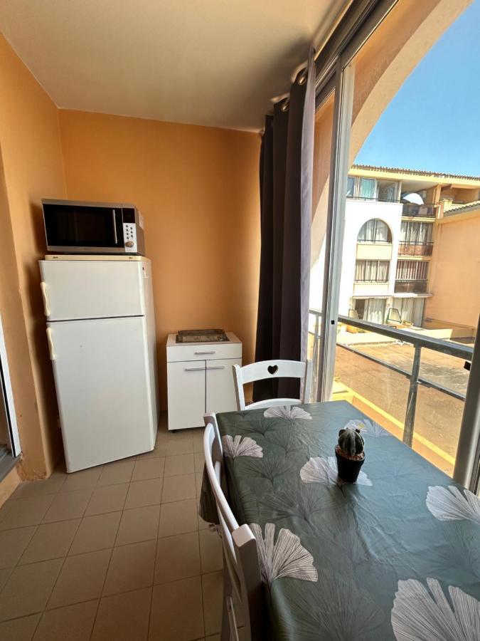 Studio Vue Mer Situe A Cote De La Plage Quartier Des Quilles Сет Екстериор снимка