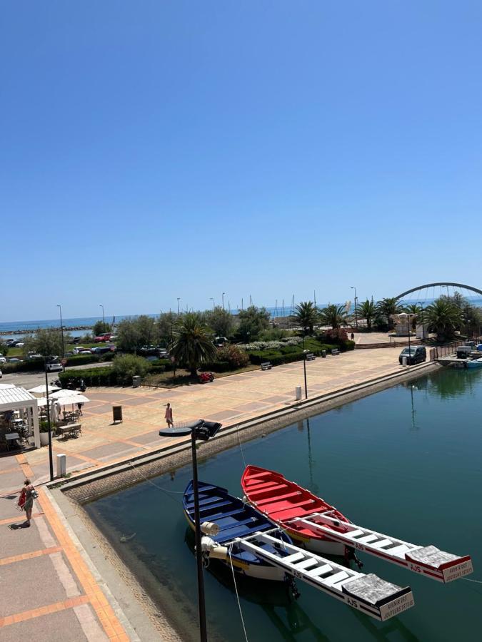 Studio Vue Mer Situe A Cote De La Plage Quartier Des Quilles Сет Екстериор снимка
